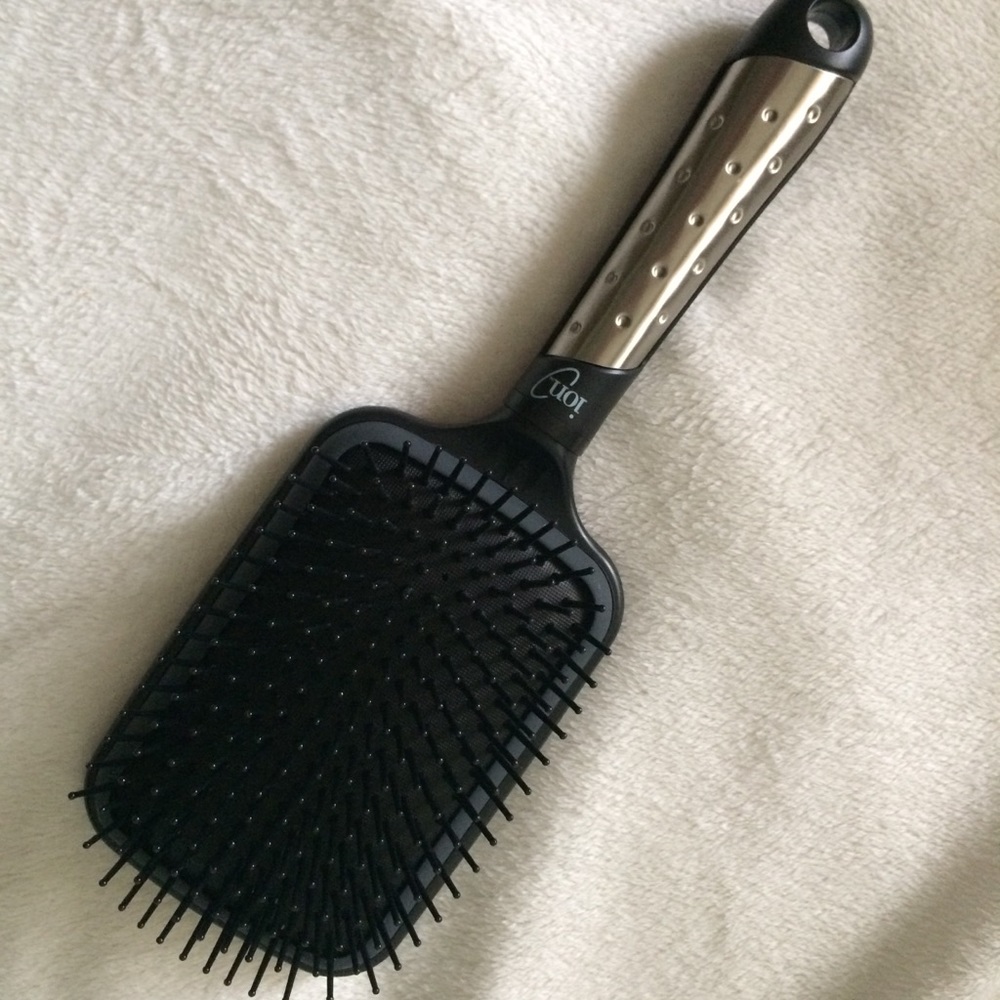 Tangle Tamer brush